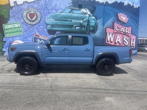 Used 2018 Toyota Tacoma TRD Pro image 2