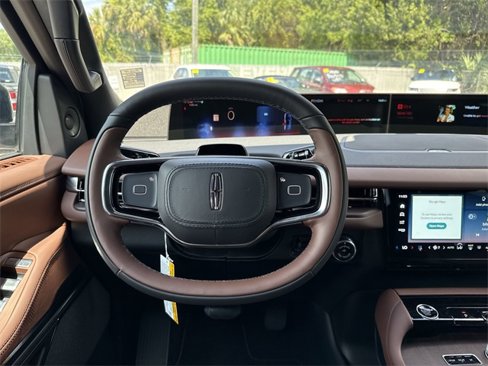 New 2025 Lincoln Navigator Reserve image 13