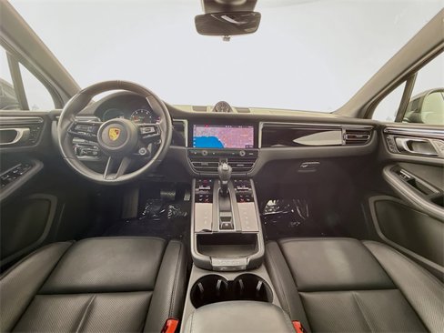 Used 2023 Porsche Macan Turbo image 27