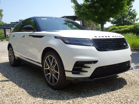 New 2026 Land Rover Range Rover Velar Dynamic SE image 12