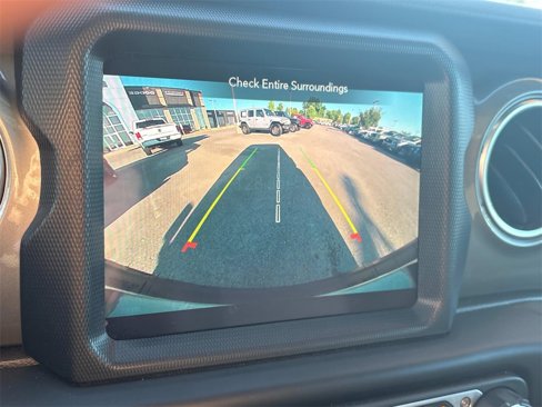 Used 2023 Jeep Wrangler Sahara image 34
