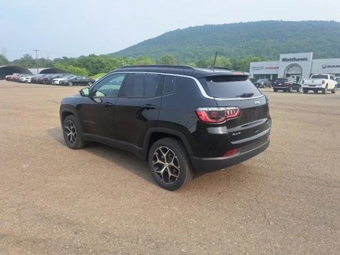 Certified 2024 Jeep Compass Latitude image 6