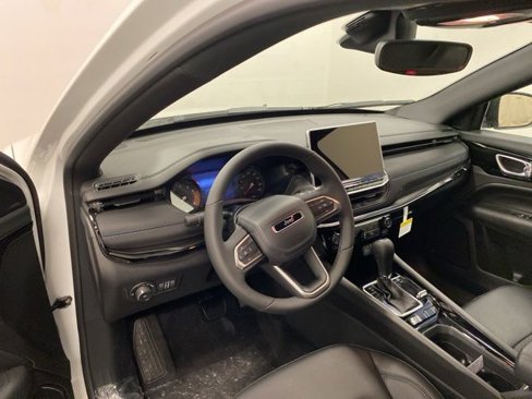 New 2026 Jeep Compass Latitude image 7