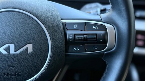 Used 2024 Kia Sportage EX image 19