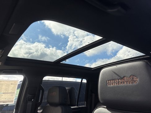 New 2026 Chevrolet Suburban High Country image 8