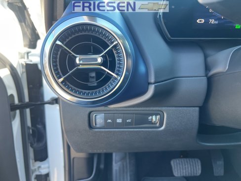New 2024 Chevrolet Equinox EV LT image 18