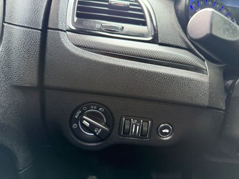 Used 2016 Chrysler 300 S image 33