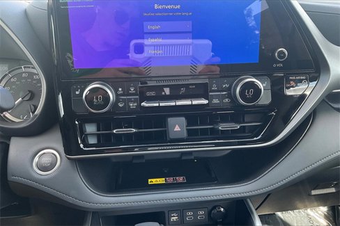 Used 2025 Toyota Highlander XLE image 33