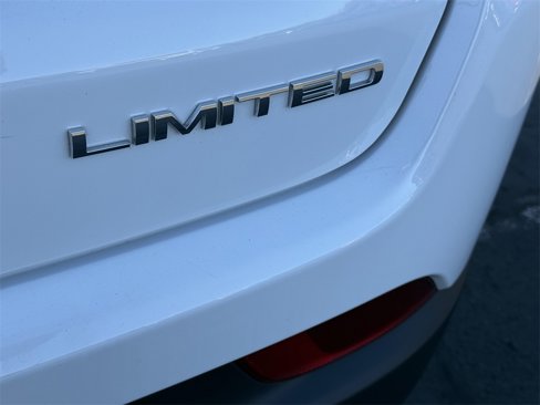 Certified 2022 Jeep Compass Limited image 11
