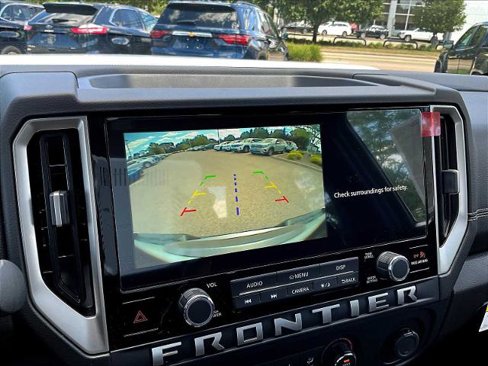 Certified 2025 Nissan Frontier SV image 19