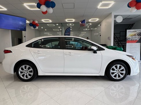 Used 2023 Toyota Corolla LE image 5