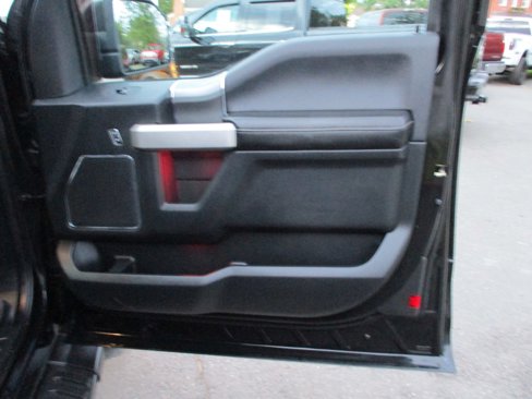 Used 2015 Ford F150 Lariat image 13