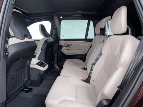New 2026 Volvo XC90 B5 Core image 5