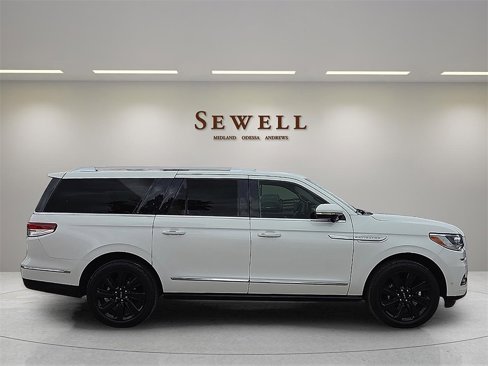 Certified 2024 Lincoln Navigator L Reserve image 5