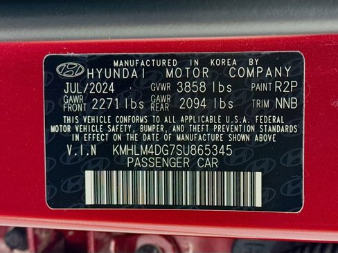 Certified 2025 Hyundai Elantra Sport image 31