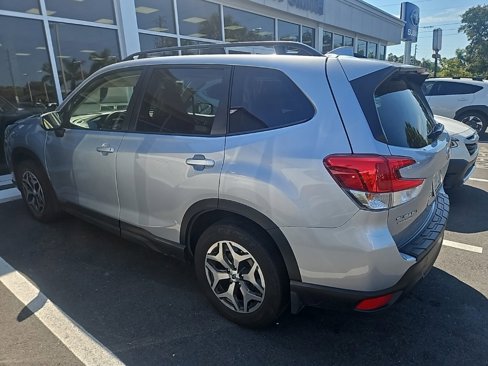 Certified 2023 Subaru Forester Premium image 3