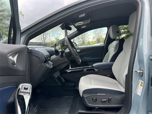 New 2025 Volkswagen ID.4 Pro S image 12