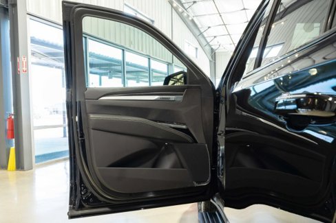 Used 2025 Cadillac Escalade V w/ LPO, Floor Liner Package image 9