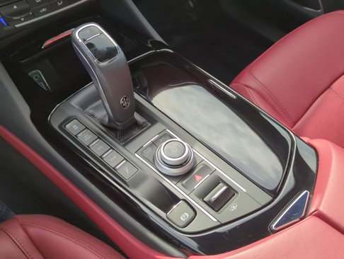 Certified 2022 Maserati Levante GT image 26