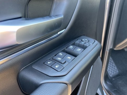 New 2026 RAM 1500 4x4 Crew Cab image 18