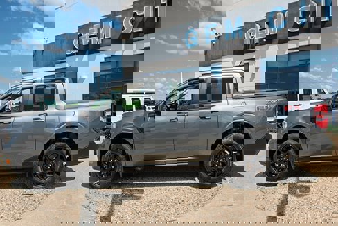 Used 2024 Ford Maverick Lariat w/ FX4 Off-Road Package image 2
