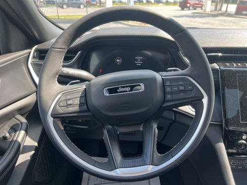 New 2025 Jeep Grand Cherokee L Laredo w/ Luxury Tech Group I image 11