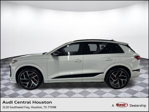 New 2025 Audi SQ6 e-tron Prestige image 1