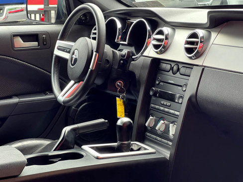 Used 2005 Ford Mustang GT Premium image 19