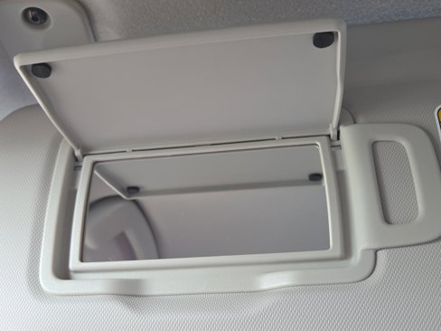 Used 2025 Nissan Kicks SV image 32
