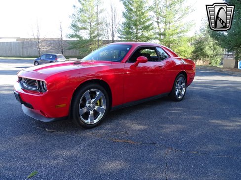 Used 2009 Dodge Challenger R/T image 2
