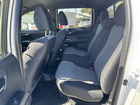 Used 2021 Toyota Tacoma TRD Off-Road image 11