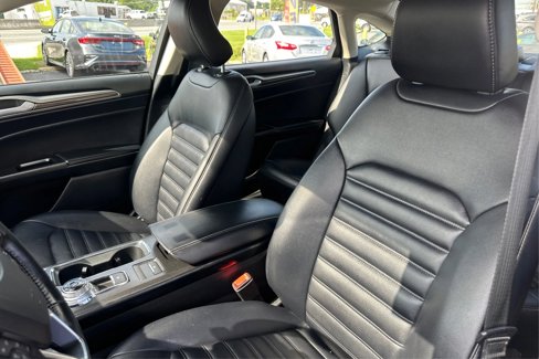 Used 2019 Ford Fusion SEL image 16