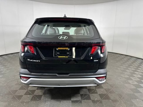 Certified 2025 Hyundai Tucson SE image 32