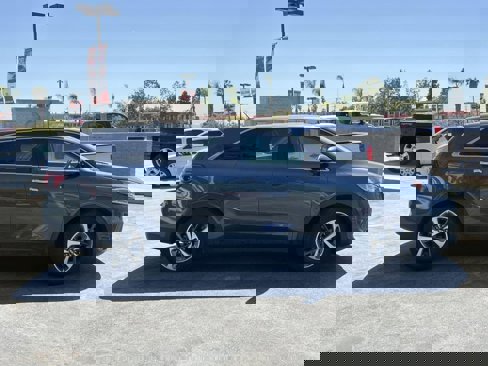 Used 2020 Kia Sorento LX image 3
