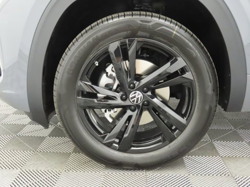 New 2026 Volkswagen Atlas Cross Sport SEL R-Line image 30
