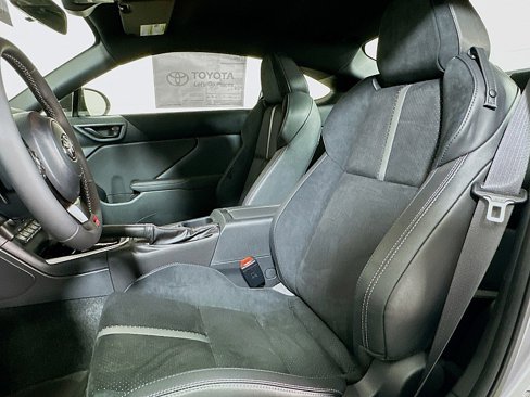 New 2025 Toyota GR86 Premium image 7