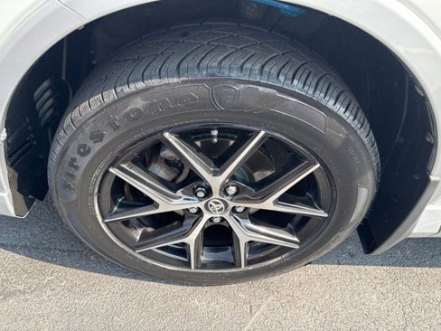 Used 2016 Toyota RAV4 SE image 35