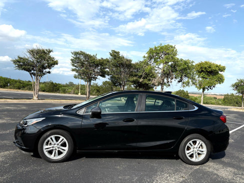 Used 2018 Chevrolet Cruze LT image 2