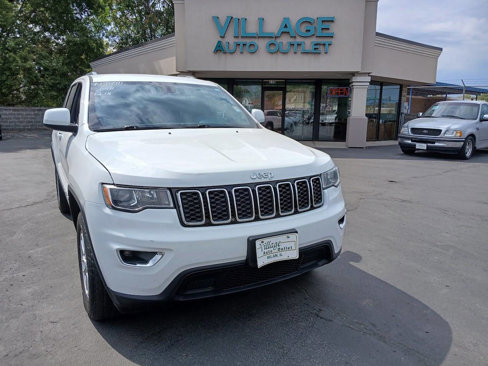 Used 2018 Jeep Grand Cherokee Laredo image 7