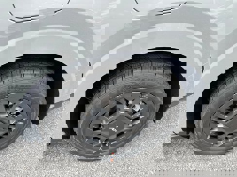 New 2026 Kia Carnival EX image 9