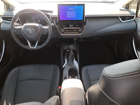 Certified 2025 Toyota Corolla XLE image 10