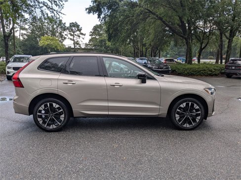 New 2026 Volvo XC60 B5 Plus w/ Climate Package image 3