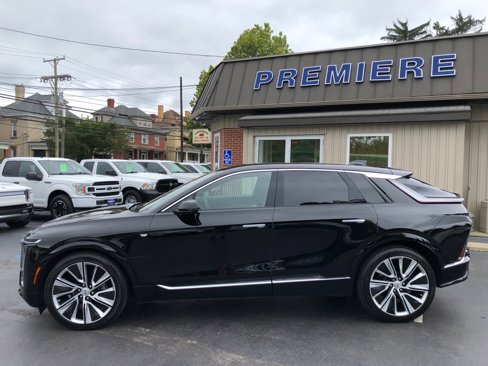 Used 2024 Cadillac Lyriq Luxury w/ LPO, Floor Liner Package image 2