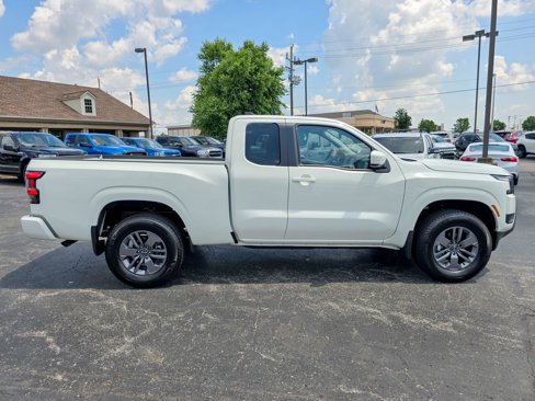 Used 2025 Nissan Frontier SV image 27