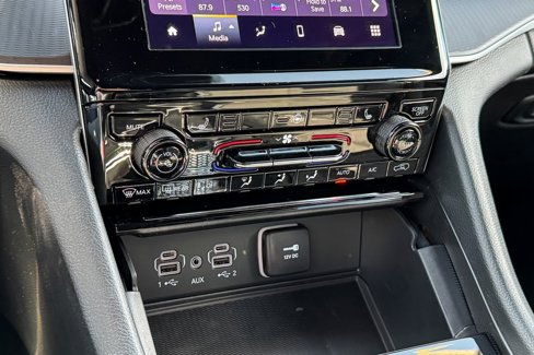 New 2025 Jeep Grand Cherokee L Altitude image 19