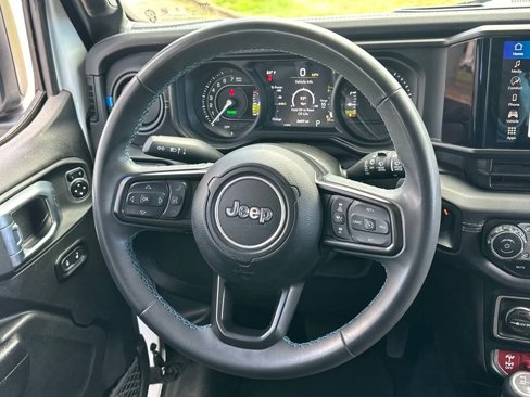 Used 2024 Jeep Wrangler Unlimited Rubicon 4xe image 17