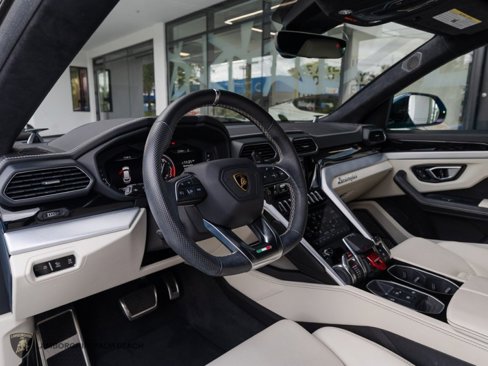 Used 2021 Lamborghini Urus image 33