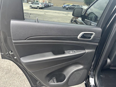 Used 2020 Jeep Grand Cherokee Altitude image 30