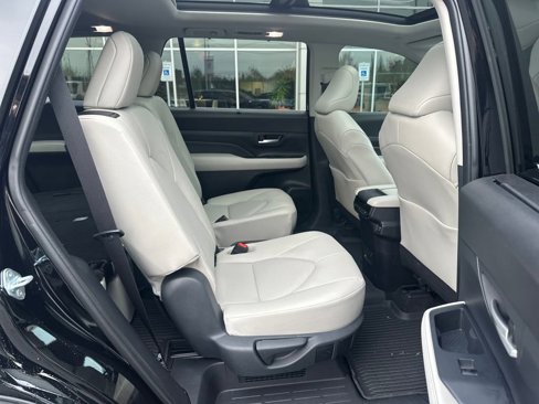 Certified 2024 Toyota Grand Highlander XLE image 15