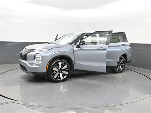 New 2025 Mitsubishi Outlander SE image 34